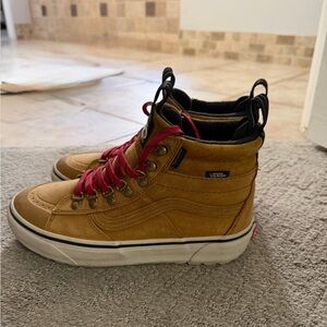 Vans MTE Tan High-Top Sneakers women’s 8.5 men’s 7